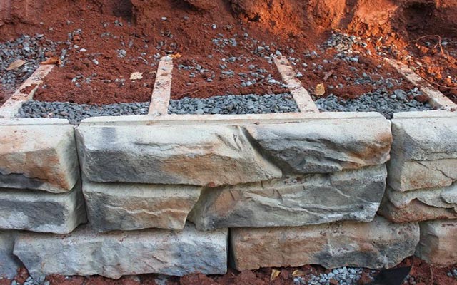 pre-cast retaining wall system
